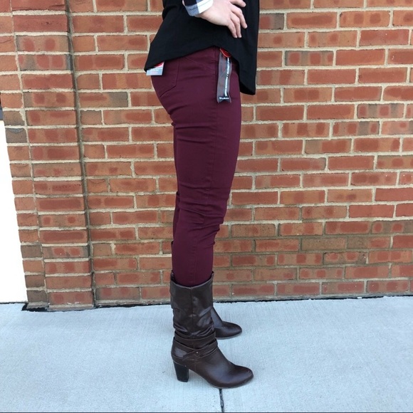 *3 for $30* Burgundy mid-rise push-up Skinny Jeans - Picture 3 of 8